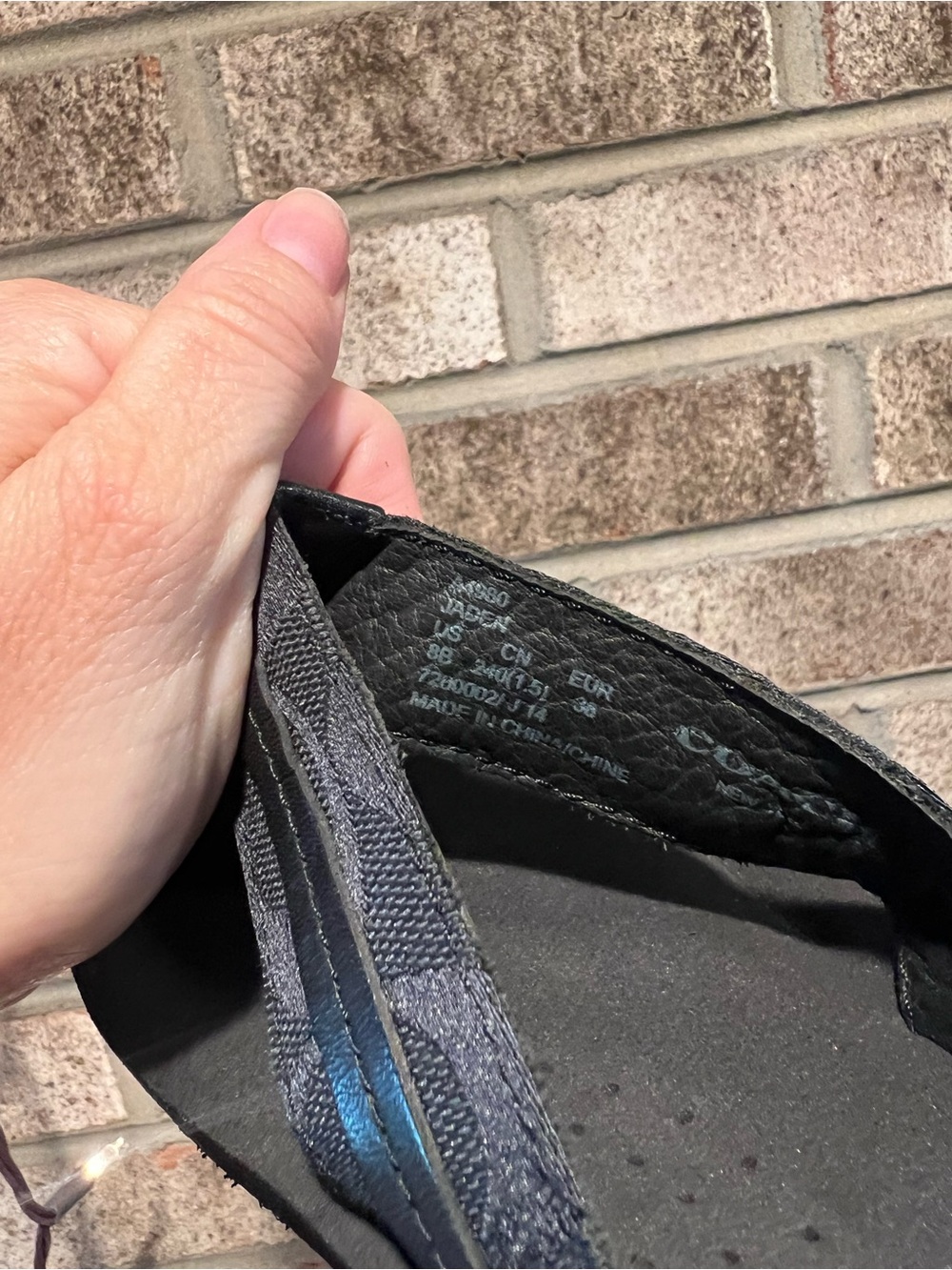 Coach Jaden Platform Thong Sandals - Picture 10 of 12